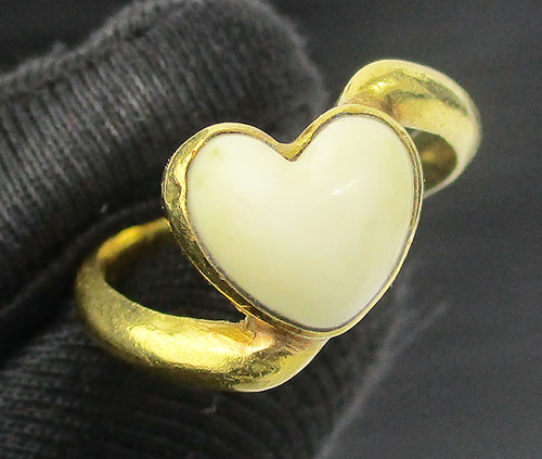 แหวน หัวใจ แกะสลัก ทอง90 งานเก่า หลุดจำนำ สวยมาก นน. 4.86 g