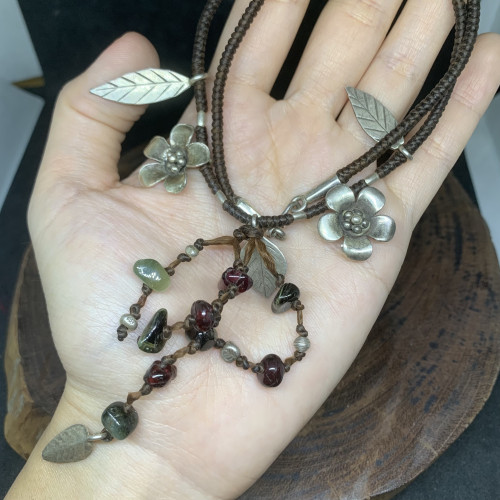 สร้อยคอ เชือกหนัง ดอกไม้ ใบไม้ ตุ้งติ้ง เงิน98.63% ความยาว 17.5 นิ้ว นน. 19.82 g