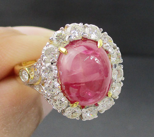 แหวน ทับทิม กิมบ่อเซี่ยง 4.00 กะรัต ล้อมเพชร 26 เม็ด 1.26 กะรัต ทอง18K นน. 7.51 g 