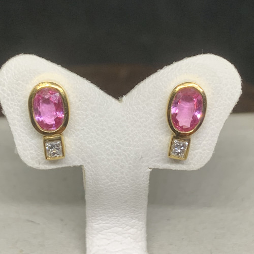ต่างหู Pink Sapphire ฝังเพชร 2 เม็ด 0.04 กะรัต ทอง18K นน. 3.05 g