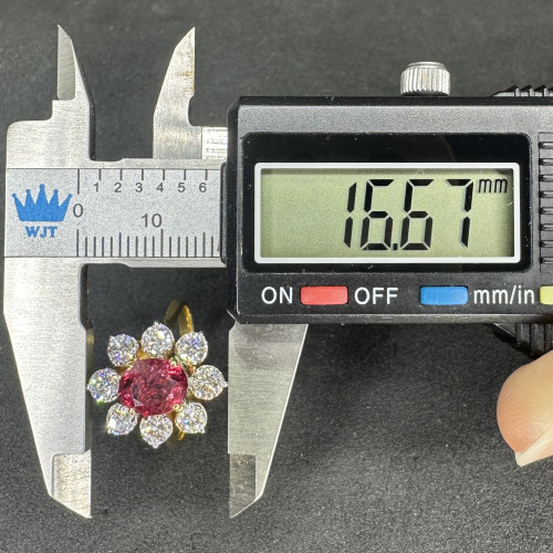 แหวน ทับทิม สยาม  2.10 กะรัต ล้อมเพชร 8/1.44 กะรัต ทอง14K พร้อม Cert. ขนาด 55 นน. 4.09 g 8