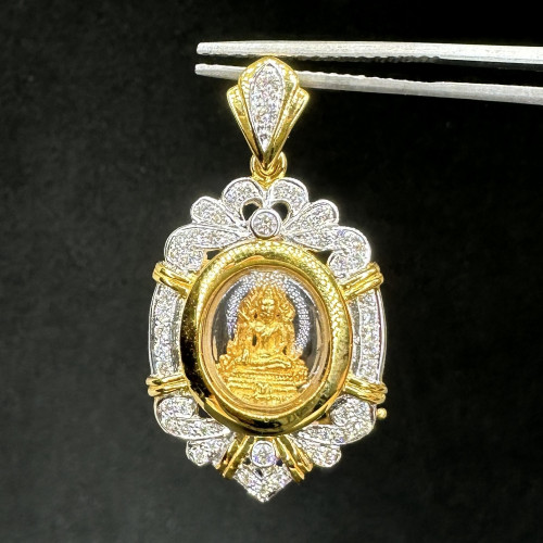 พระพุทธชินราช เนื้อทองคำ เลี่ยมทอง ฝังเพชร 50 เม็ด 0.50 กะรัต นน. 9.16 g
