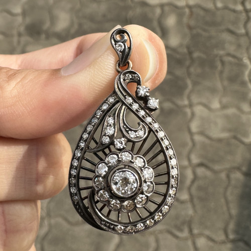 จี้ เพชรโบราณ เพชร 0.25 กะรัต ฝังเพชรกุหลาบ 55 เม็ด 0.67 กะรัต ทองK 2 สี นน. 4.30 g