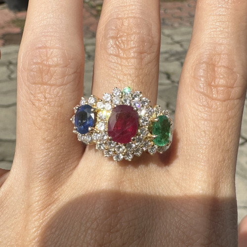 แหวน ทับทิม สยาม มรกต ไพลิน ฝังเพชร 41/1.23 ct บ่าข้าง 16/0.16 ct ทอง90 ขนาด 48.5 พร้อม Cert. นน. 11 4