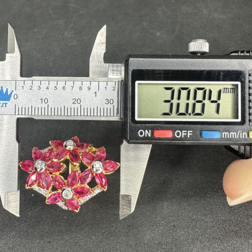 แหวน ทับทิม พม่า ดอกไม้ ฝังเพชร 26 เม็ด 0.40 กะรัต ทอง90 ขนาด 55 นน. 9.91 g 7