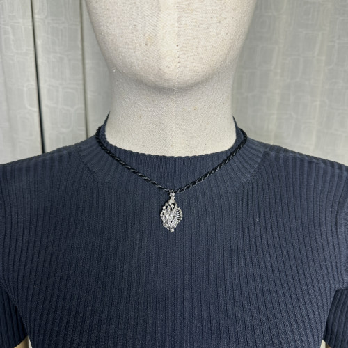 จี้ เพชรโบราณ เพชร 1/0.10 ct ฝังเพชรกุหลาบ 56/0.56 ct งานทองขาวโบราณ(ปาหะ) นน. 3.49 g 5