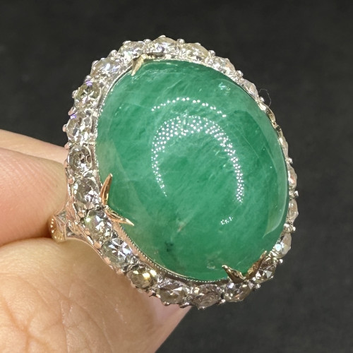 แหวน พลอยเขียว ล้อมเพชรกุหลาบ 22 เม็ด 1.10 กะรัต ทองK 2 สี สวยมาก นน. 7.31 g