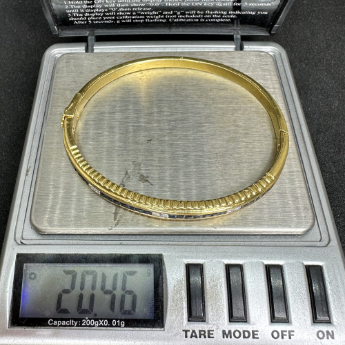 กำไล ไพลินแถว คั่นเพชร Princess 6 เม็ด 0.30 กะรัต ทอง18K ความกว้าง 5.20 x 5.70 ซม. นน. 20.46 g 8