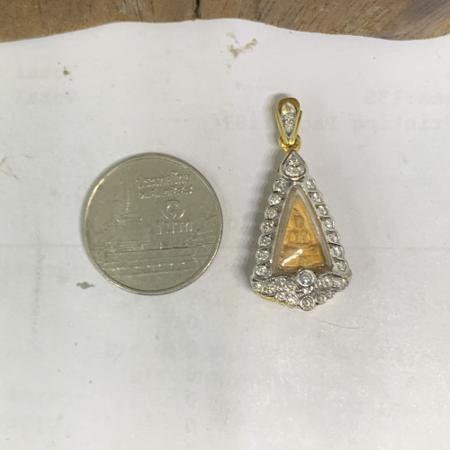 หลวงพ่อโสธร เนื้อทองคำ กรอบทอง ฝังเพชร 33 เม็ด 0.36 กะรัต เลี่ยมทอง75-90% นน. 5.13 g 2