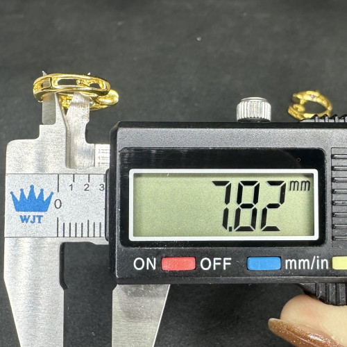 ต่างหู ห่วง เพชรเดี่ยว 2 เม็ด 0.16 กะรัต ทอง18K นน. 3.80 g 8
