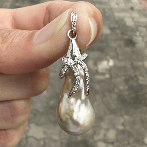 จี้ มุก South sea สีขาว 12.3 มิล ฝังเพชร 40 เม็ด 0.20 กะรัต ทองคำขาว18K นน. 5.50 g