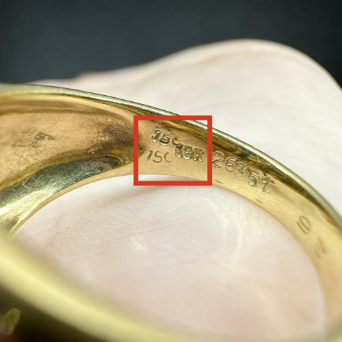 แหวน ไพลิน หลังเบี้ย ฝังเพชรเกสร 30 เม็ด 0.20 กะรัต ทอง18K งานเก่า หลุดจำนำ สวยมาก นน. 7.85 g 5