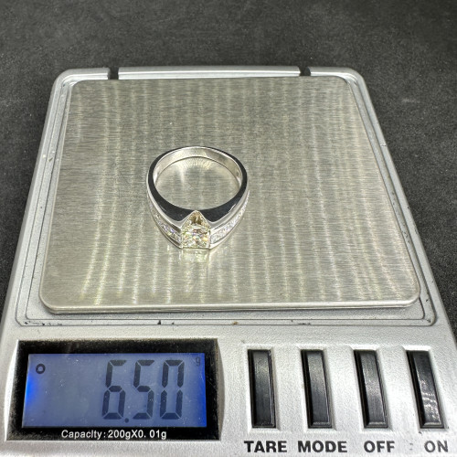 แหวน Princess 1.05 กะรัต เพชร 10 เม็ด 2.00 กะรัต ทอง18Kขาว พร้อม Cert.IGI นน. 6.50 g 9