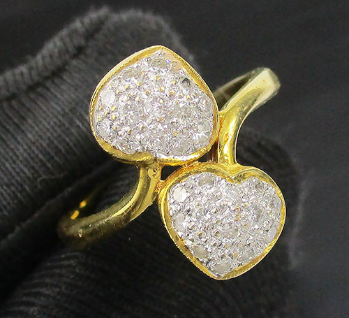 แหวน เพชร กระจุกหัวใจไขว้ เพชร 26 เม็ด 0.26 กะรัต ทอง18K งานสวยมาก นน. 4.34 g