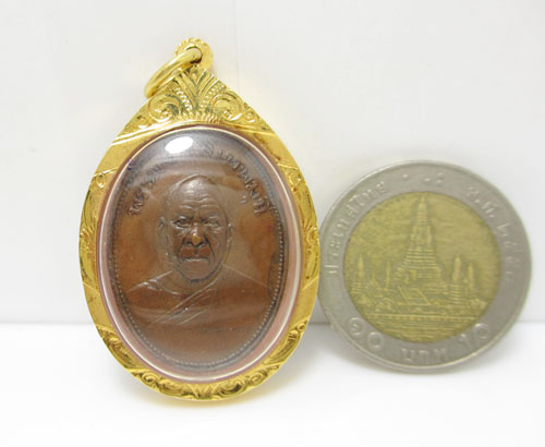 เหรียญ พระมงคลเทพมุนี หลวงพ่อสด วัดปากน้ำ ภาษีเจริญ ธนบุรี เนื้อทองแดง เลี่ยมทอง90 นน. 11.58 g 2