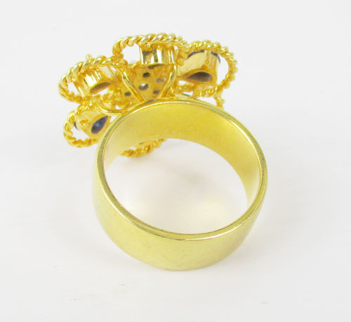 แหวน เพชรกระจุก 7 เม็ด 0.23 กะรัต ล้อมไพลิน หยดน้ำทอง90 งานสวยมาก นน. 13.80 g 2