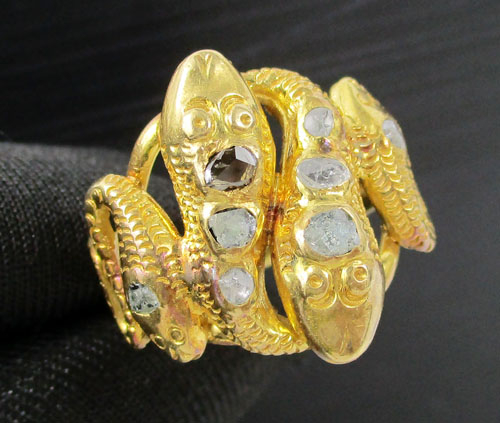 แหวน งู 2 หัว ฝังเพชรซีก ทอง90 พร้อมCert. งานสวยมาก นน. 7.98 g