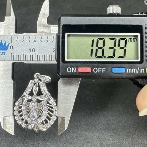 สร้อยคอ อิตาลี375 ทอง9K + จี้ เพชร 2/0.16 ct ฝังเพชร 38/0.30 ct งานปาหะ นน. 8.49 g 5