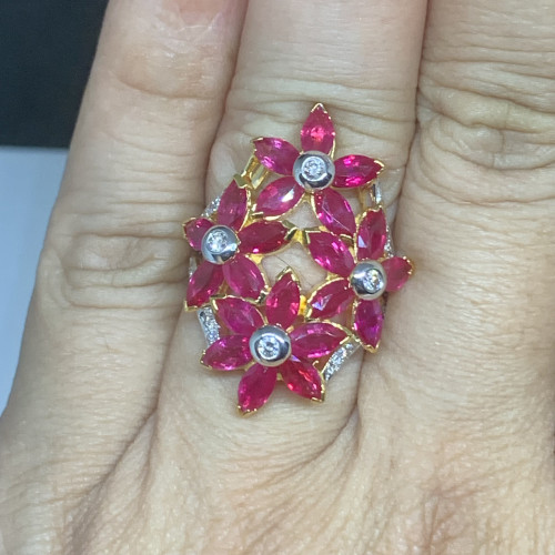 แหวน ทับทิม พม่า ดอกไม้ ฝังเพชร 26 เม็ด 0.40 กะรัต ทอง90 ขนาด 55 นน. 9.91 g 3