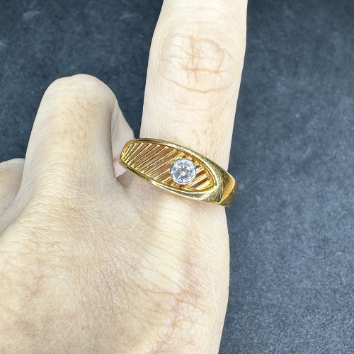 แหวน เพชรเดี่ยว ฉลุลาย 1 เม็ด 0.15 กะรัต ทอง18K หลุดจำนำ งานสวยมาก นน. 5.10 g 3