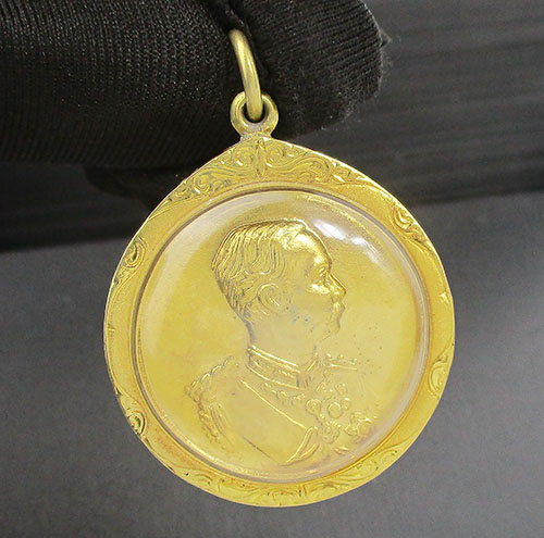 เหรียญ รัชกาลที่ 5 หลังสมเด็จพุฒาจารย์โต กะไหล่ทอง เลี่ยมทองเก่า นน. 14.78 g