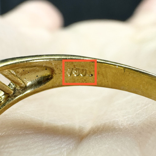 แหวน เพชรเดี่ยว ฉลุลาย 1 เม็ด 0.15 กะรัต ทอง18K หลุดจำนำ งานสวยมาก นน. 5.10 g 5