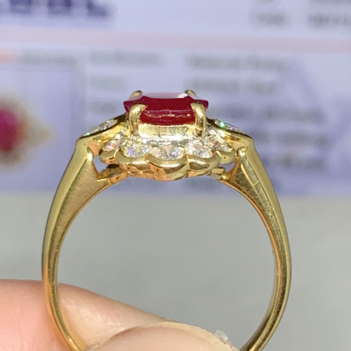 แหวน ทับทิม พม่า เผาเก่า 2.70 ct ล้อมเพชร 12/0.70 ct ทอง18K ขนาด 54 พร้อม Cert. นน. 5.43 g 2