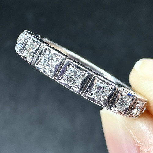 แหวน เพชรรอบ ฝังเพชร 18 เม็ด 0.72 กะรัต ทอง18Kขาว งานสวยมาก นน. 4.04 g