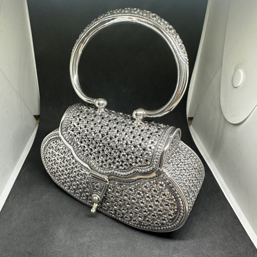กระเป๋าเงิน ฉลุลาย ดอกไม้ งานเก่า หลุดจำนำ สวยมาก นน. 242.00 g