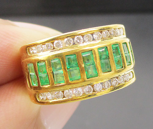 แหวน มรกต Princess ฝังเพชรเกสร 24 เม็ด 0.33 กะรัต ทอง18K งานสวยมาก นน. 9.69 g