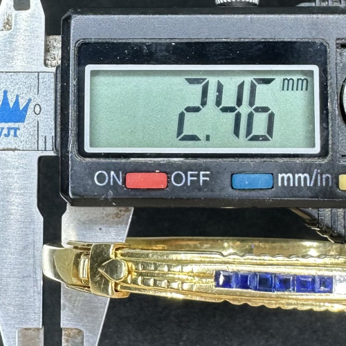กำไล ไพลินแถว คั่นเพชร Princess 6 เม็ด 0.30 กะรัต ทอง18K ความกว้าง 5.20 x 5.70 ซม. นน. 20.46 g 7