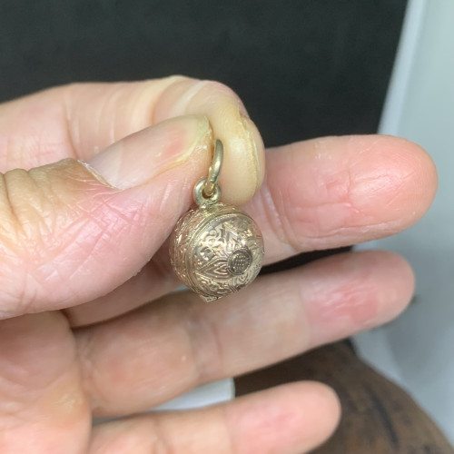 จี้ นาก40 แกะลายไทย เปิดได้ นน. 2.38 g 4