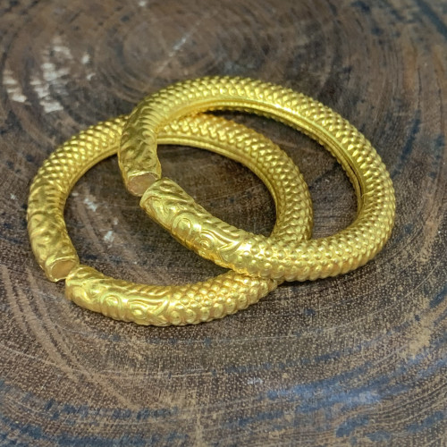 กำไลข้อมือ + ข้อเท้าเด็ก กิมปัง ตัว C แกะลาย เกล็ดมังกร ความกว้าง 4.00 ซม. นน. 29.90 g