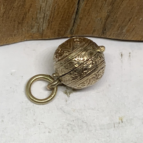 จี้ นาก40 แกะลายไทย เปิดได้ นน. 2.38 g 1