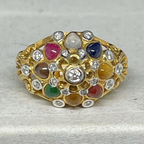 แหวน นพเก้า ทรงฉัตร ฝังเพชร 19 เม็ด 0.18 กะรัต ทอง18K ขนาด 54 นน. 5.54 g