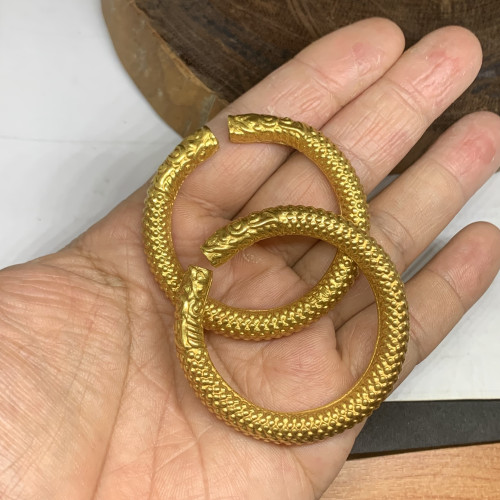 กำไลข้อมือ + ข้อเท้าเด็ก กิมปัง ตัว C แกะลาย เกล็ดมังกร ความกว้าง 4.00 ซม. นน. 29.90 g 1