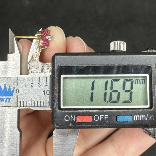 ต่างหู ทับทิม ฝังเพชรกุหลาบ 4 เม็ด 0.04 กะรัต ทองK 2 สี (ทอง29.84%) นน. 1.77 g 7