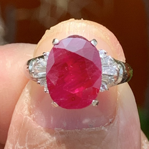 แหวน ทับทิม พม่า 3.46 ct ฝังเพชร 10/0.24 ct งาน Pt900 ขนาด 47 พร้อม Cert. นน. 5.91 g