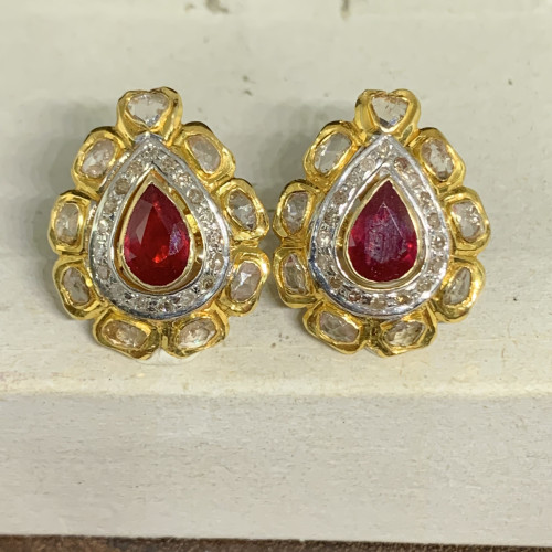 ต่างหู ทับทิม ทรงหยดน้ำ 2/3.34 ct ล้อมเพชรซีก ทอง14K นน.14.52 g