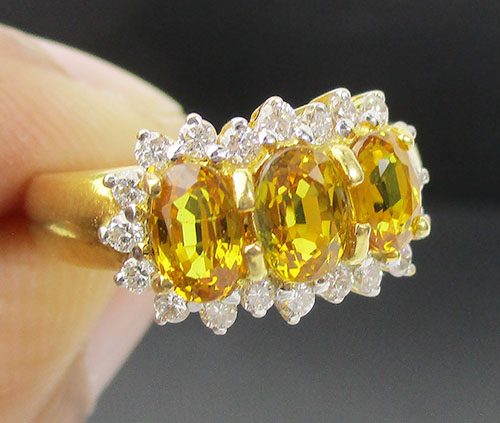 แหวน บุษราคัม เจียร 3 เม็ด ล้อมเพชร 20 เม็ด 0.30 กะรัต ทอง90 งานสวยมาก นน. 4.54 g