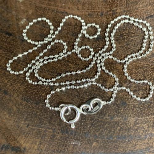 สร้อยคอ อิตาลี750 ทอง18Kขาว ลายเม็ดกลมไข่ปลา รอบเส้น ความยาว 16 นิ้ว นน. 2.16 g