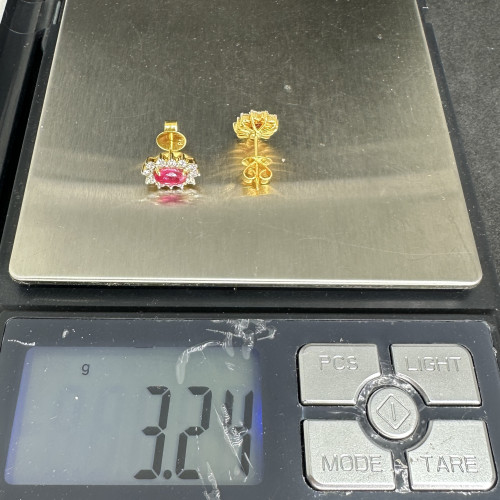 ต่างหู ทับทิม พม่า ล้อมเพชร 24 เม็ด 0.36 กะรัต ทอง18K นน. 3.24 g 9