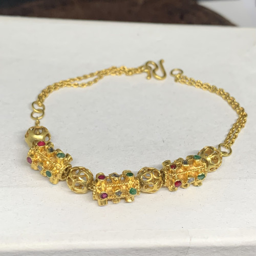 สร้อยข้อมือ ปะวะหล่ำ 3 สี ทับทิม มรกต เพชรซีก ครึ่งหน้า ทอง90 ความยาว 17.00 ซม. นน. 7.86 g