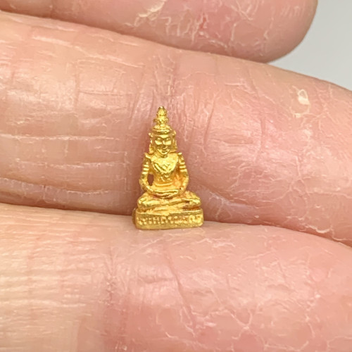 พระแก้วมรกต ทรงเครื่องฤดูร้อน เนื้อทองคำ ทอง90 นน. 1.04 g 3