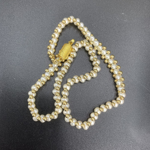 สร้อยคอ มุก สีขาว ประกบเม็ดทอง รอบเส้น ตะขอทอง14K ความยาว 16.5 นิ้ว นน. 17.35 g