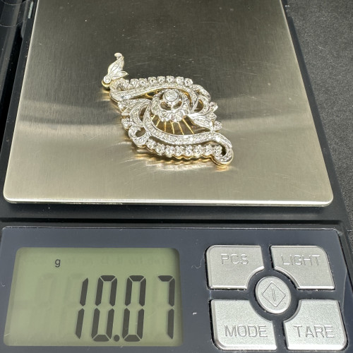 จี้ เพชรโบราณ 1 เม็ด 0.16 กะรัต ฝังเพชร 20/0.20 ct เพชรกุหลาบ 57/0.33 ct ทองK 2 สี (ทอง 31.48%) นน. 6