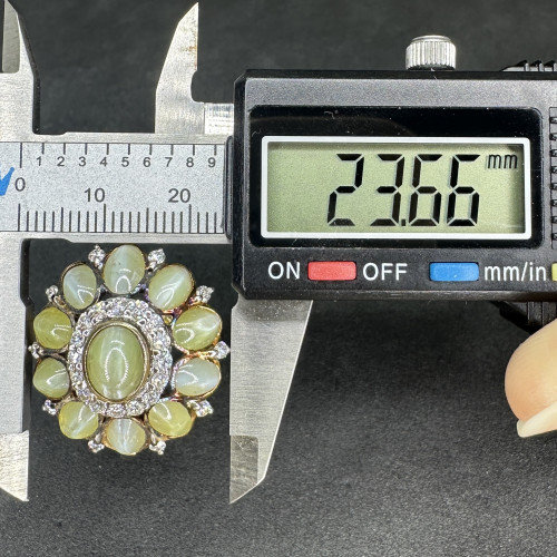 แหวน ไพฑูรย์ ตาแมว ซีลอน ฝังเพชร 26/0.75 ct ทอง18K ขนาด 56.5 พร้อม Cert. นน. 8.79 g 7