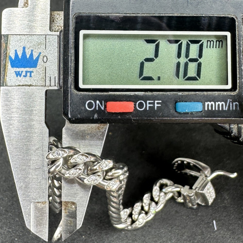 สร้อยข้อมือ เพชรรอบ ฝังเพชร 95 เม็ด 0.95 กะรัต งาน PT900 ยาว 17.50 - 18.50 ซม. นน. 34.96 g 9