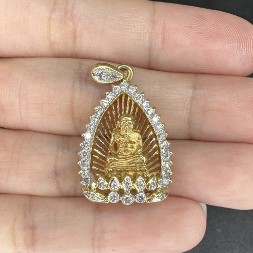หลวงปู่ทวด วัดช้างให้ เนื้อทองคำ ฝังเพชร 37 เม็ด 0.50 กะรัต ทอง90 นน. 7.18 g 3