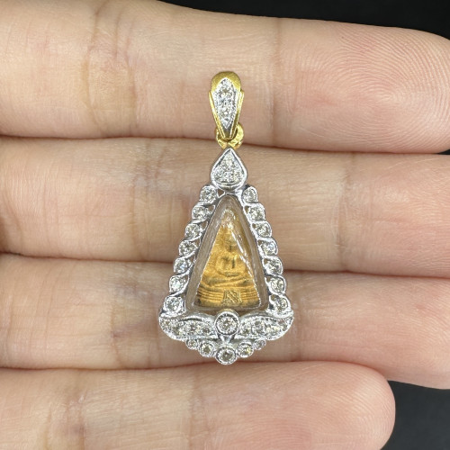 หลวงพ่อโสธร เนื้อทองคำ กรอบทอง ฝังเพชร 33 เม็ด 0.36 กะรัต เลี่ยมทอง75-90% นน. 5.13 g 3